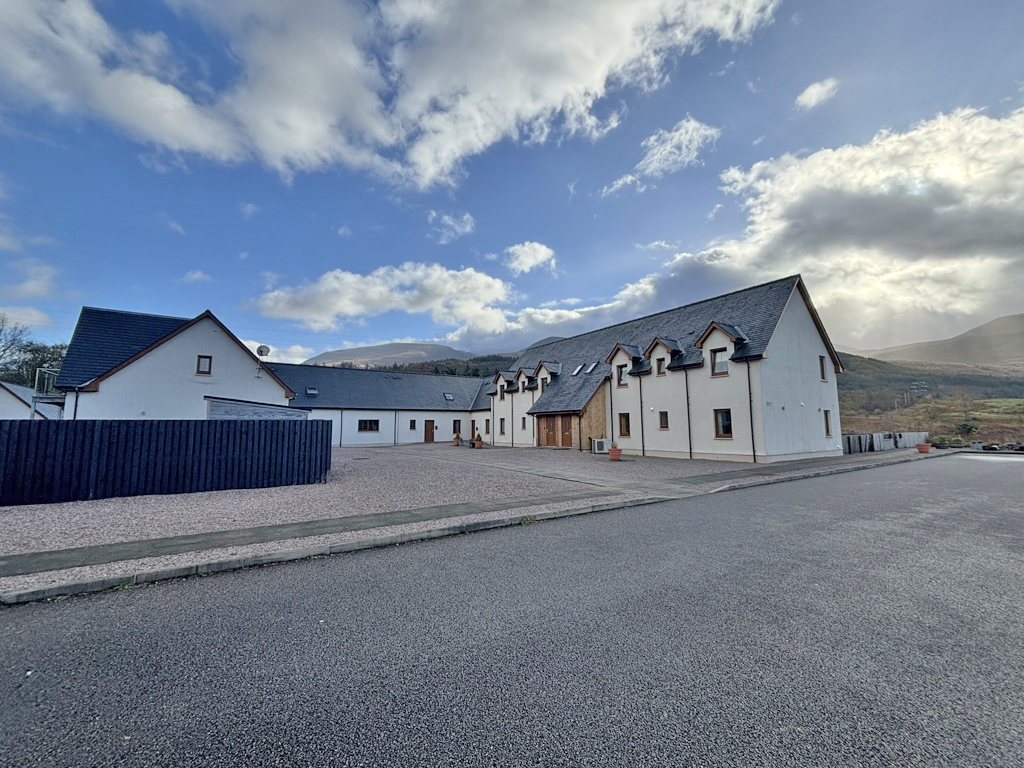 Tower Ridge Courtyard Villa 3, Tower Ridge Courtyard, Torlundy, Fort William, PH33 6SS - Fort ...